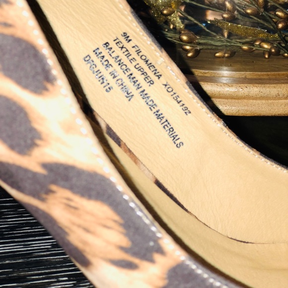 XOXO Filomena Leopard Print Heels - Picture 7 of 8